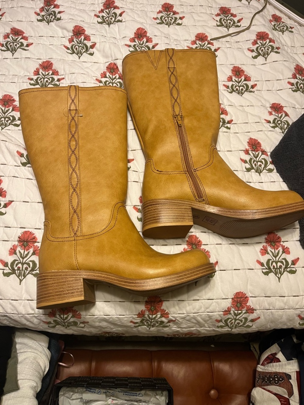 Women's Mid-Calf Western Boots in Tan size 9